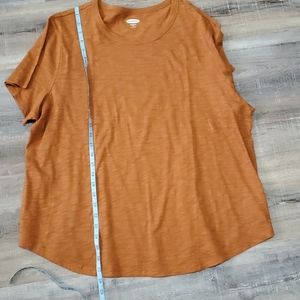 Old navy t shirt